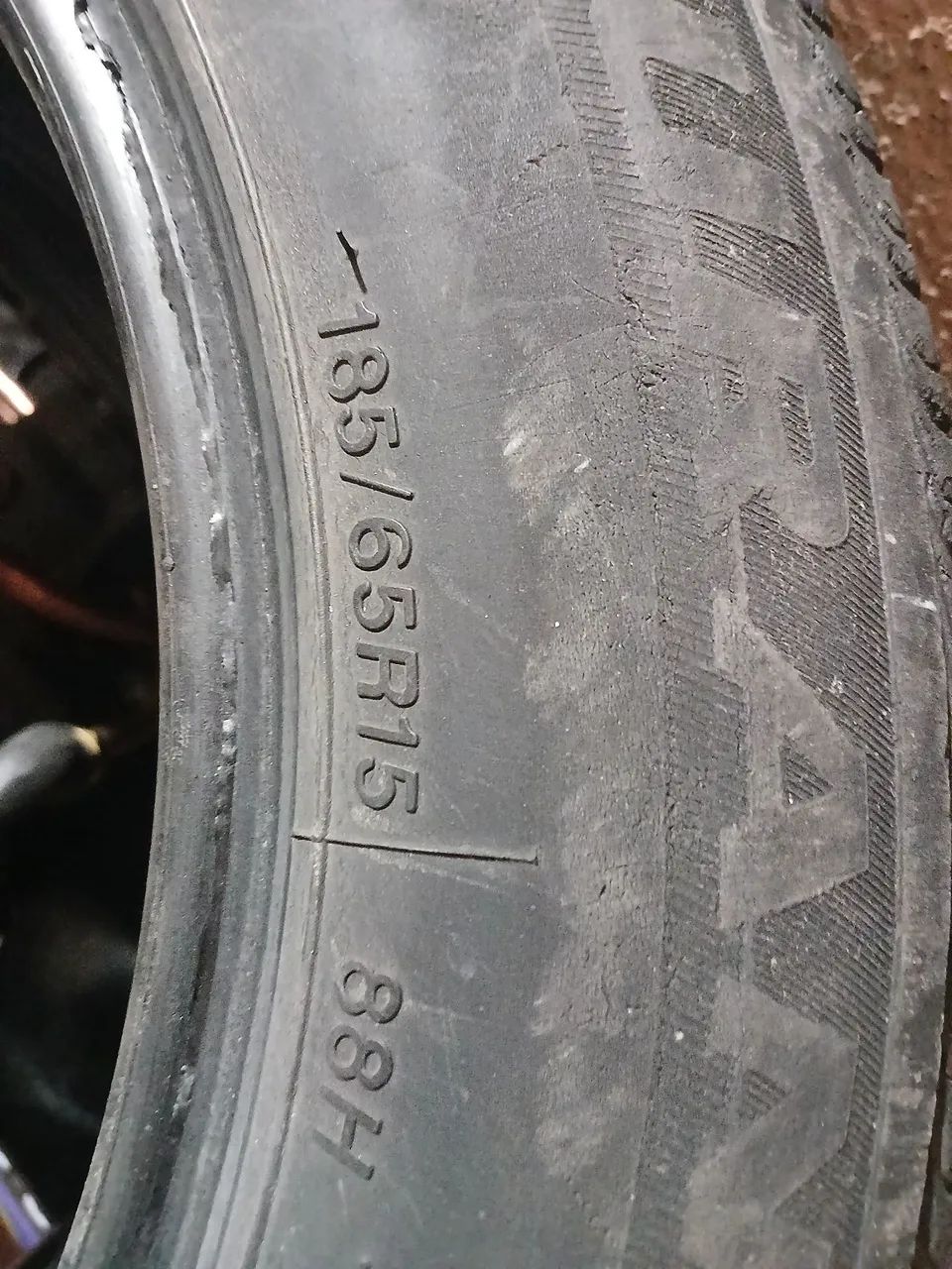 Pneu aro 15 185 65 meia vida - Foto 3