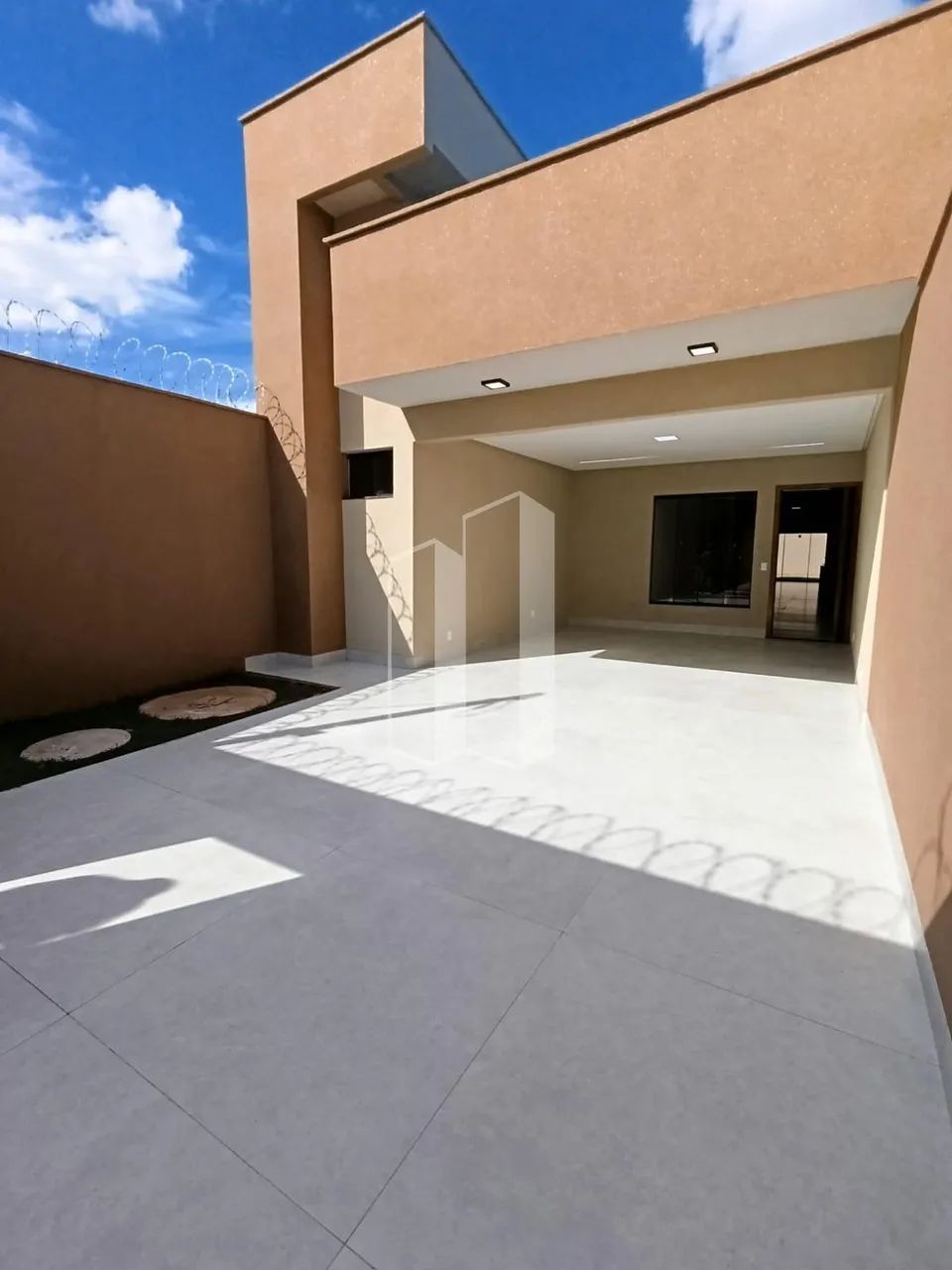 Casa com 3 Suítes, 3 Vagas e com 155M² - Jardim Planalto - Foto 3