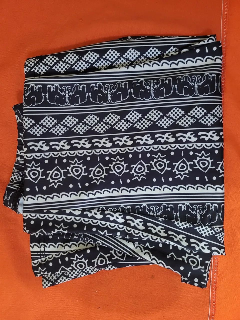 Calça flare estampada cintura baixa  - Foto 4