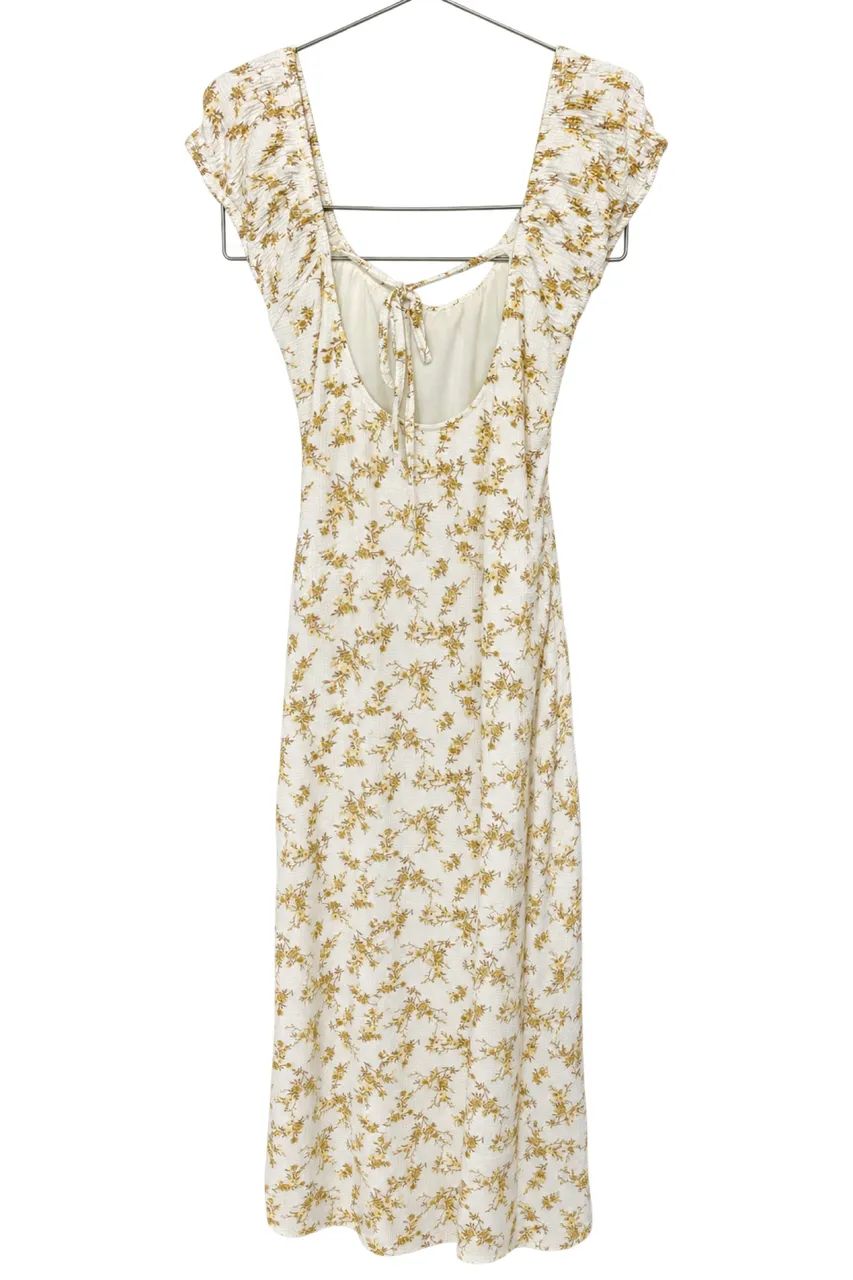 Vestido delicado com flores 