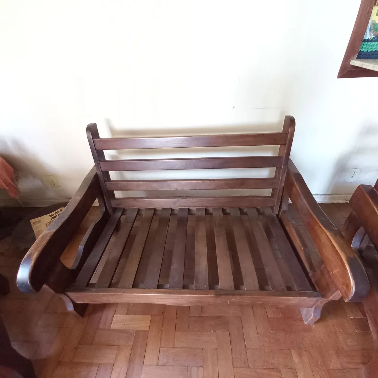 Jogo de Sofá e 2 poltronas em madeira maciça.  Móveis de Gramado - RS. - Foto 2