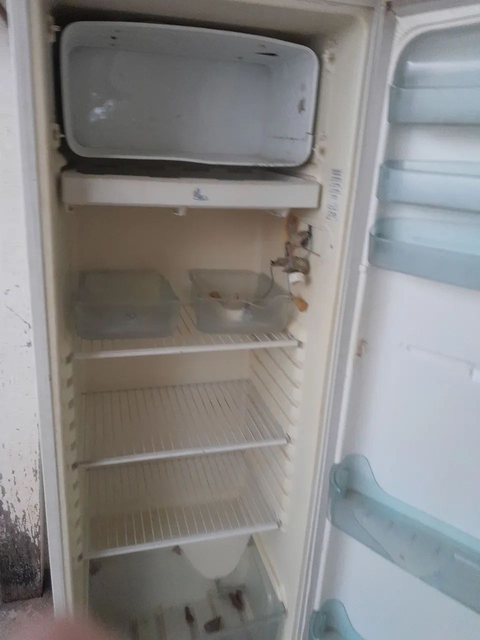 Geladeira com defeito  - Foto 3