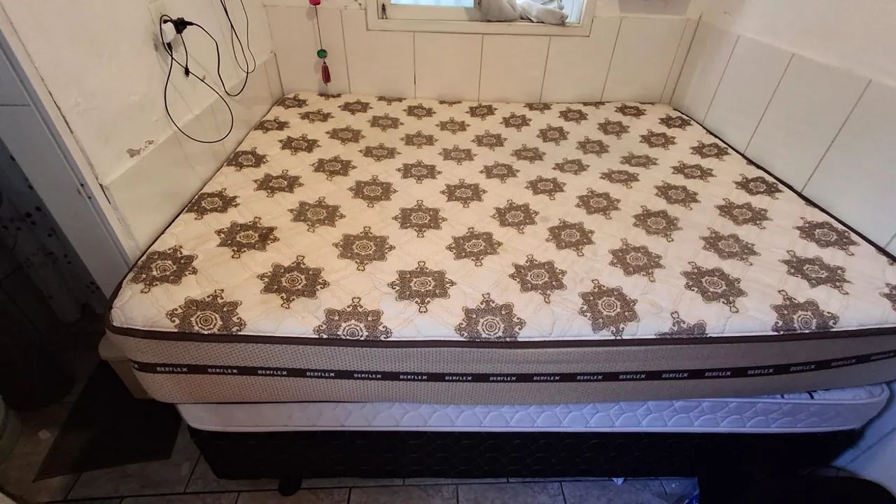 Barbada! Vendo Colchão queen size  Berflex  158X198X28 - Foto 4