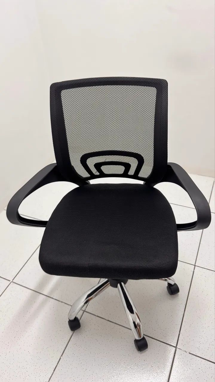 Cadeira de escritório nova