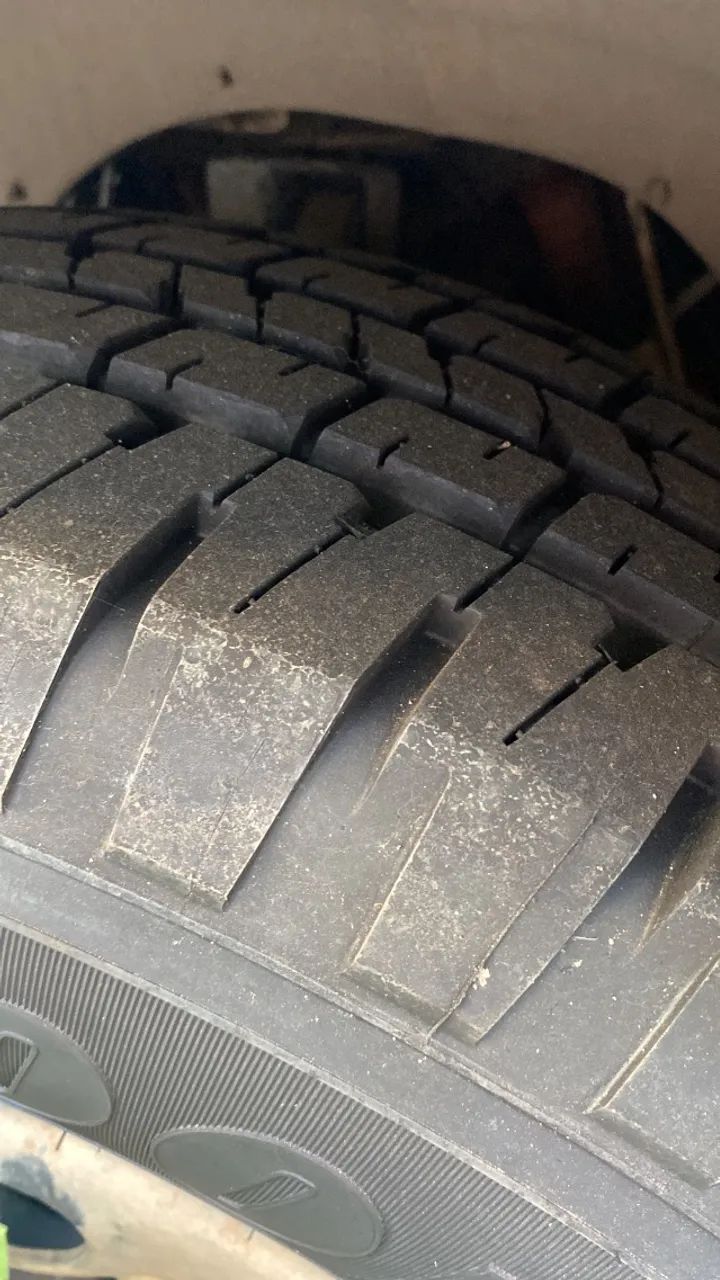 2 Pneus Goodyear 235/75r15 - Foto 4
