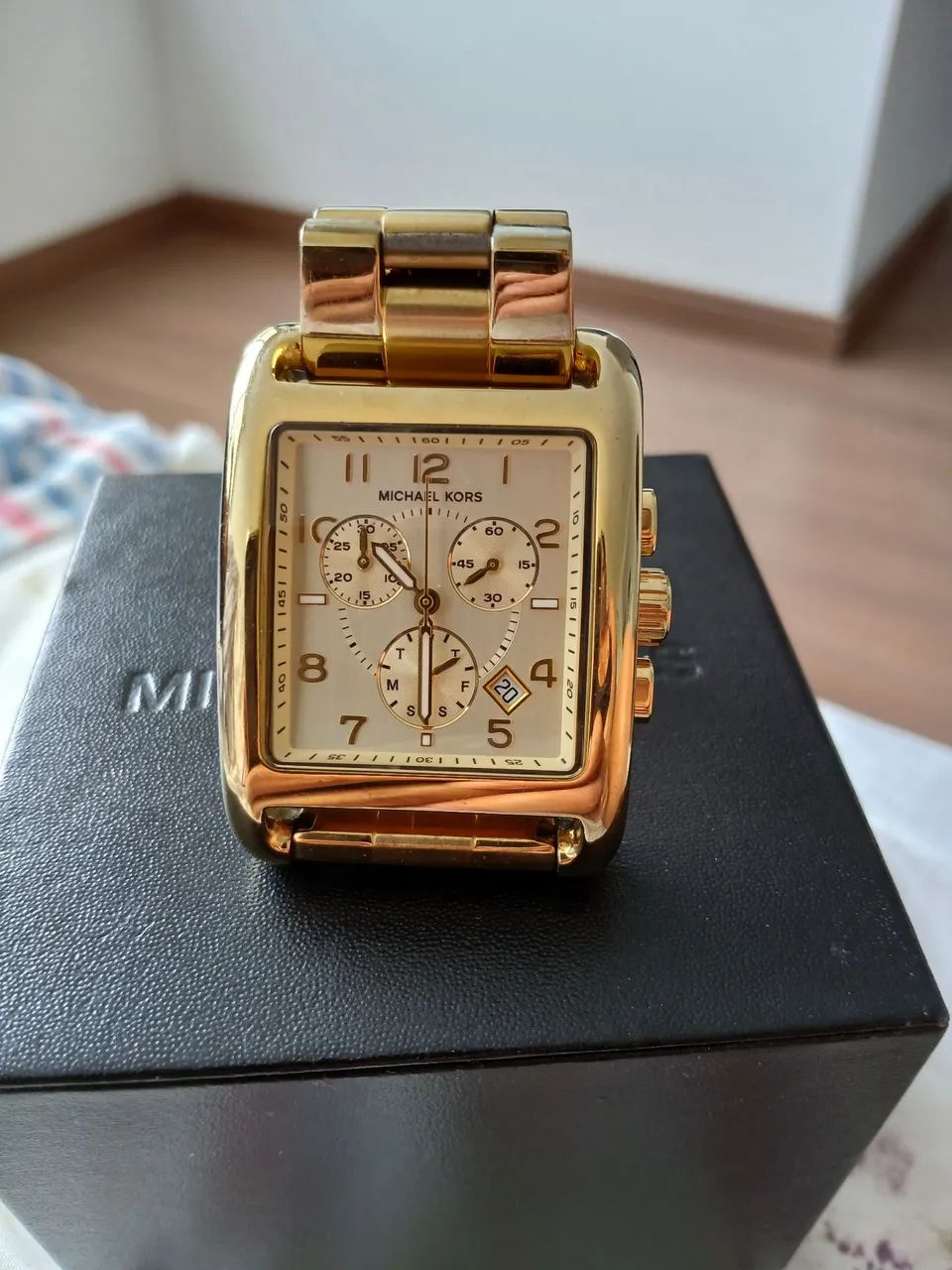 Relógio Mk 5436 dourado - Foto 2