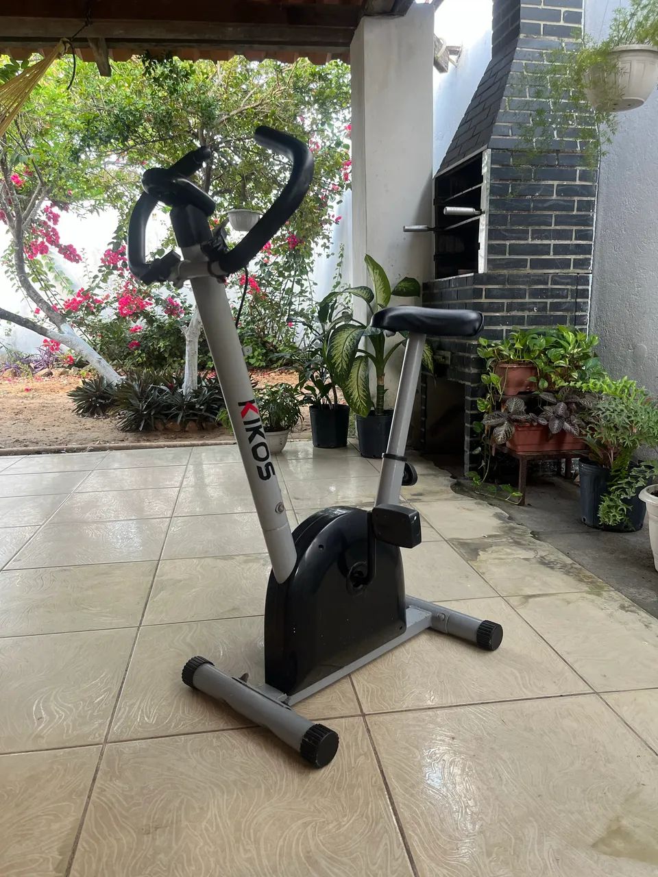 Bicicleta ergométrica magnética kikos 