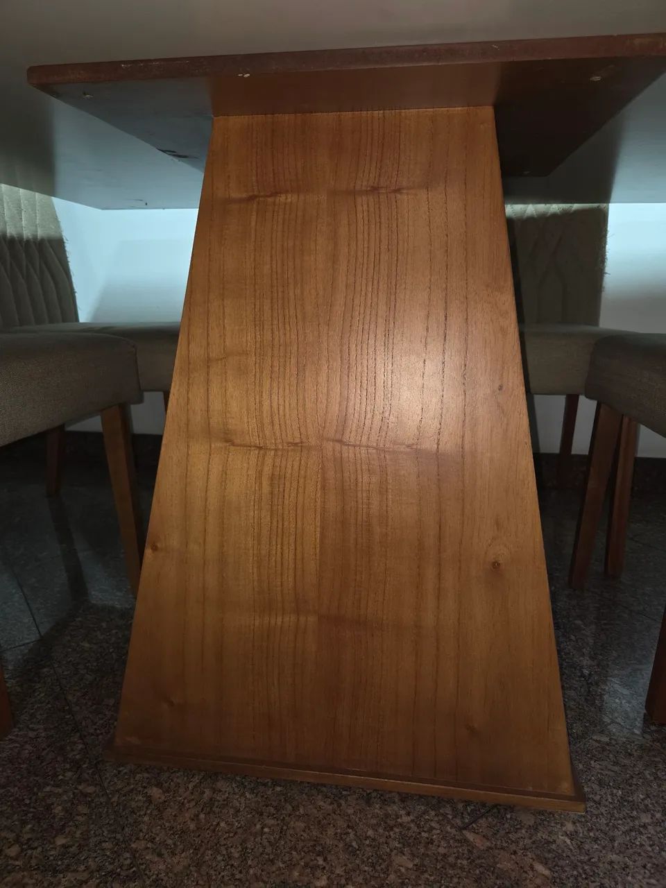 Vendo mesa de jantar, 8 lugares com 8 cadeiras - Foto 4