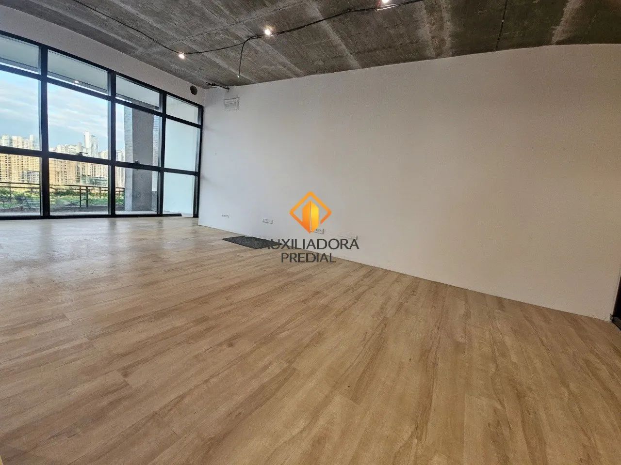 SALA COMERCIAL 60M² BATEL - CURITIBA - PR