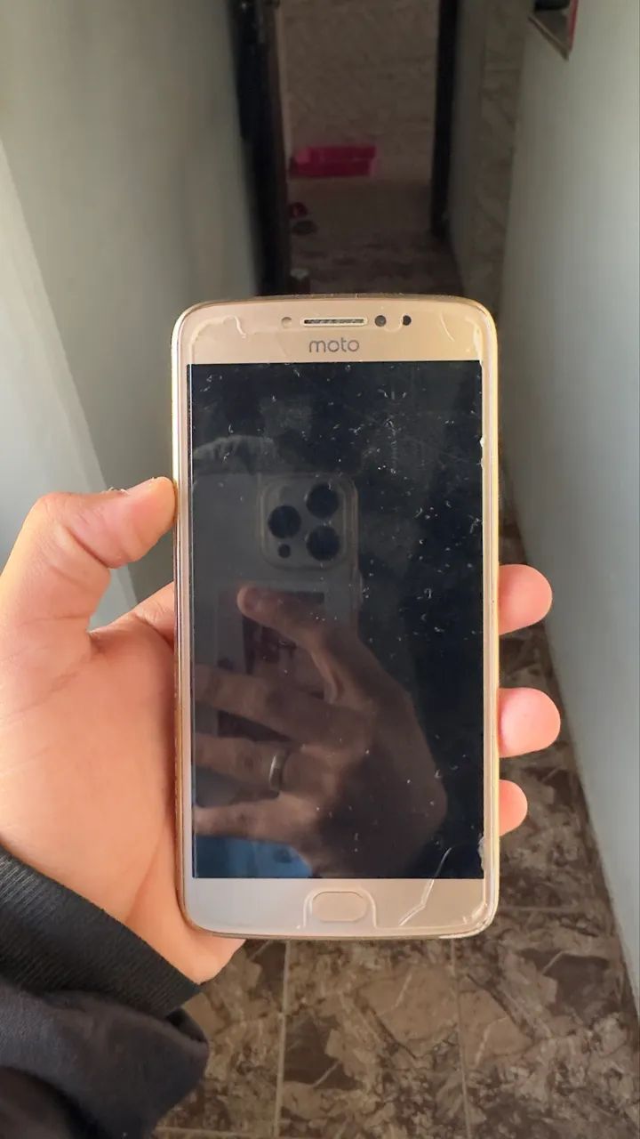 Moto E4 Plus 