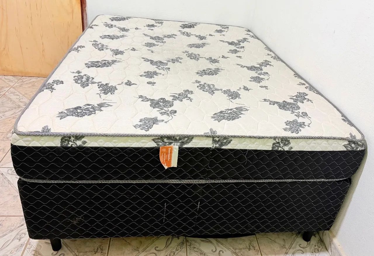 Vende-se Cama de Casal em Ótimo Estado  - Foto 3