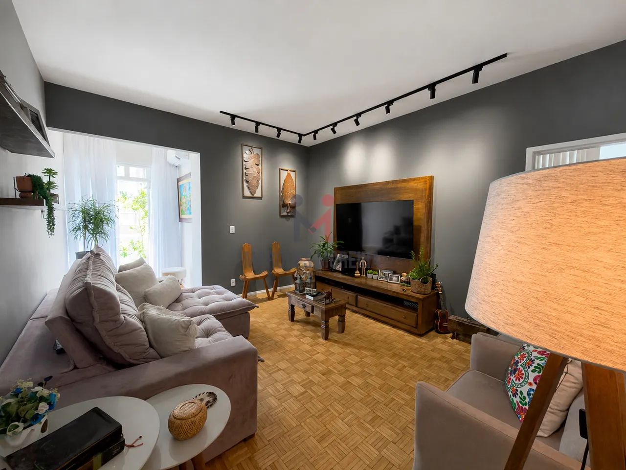 Apartamento Mobiliado, Reformado e Pronto para Morar | 3 Quartos com Suíte !!