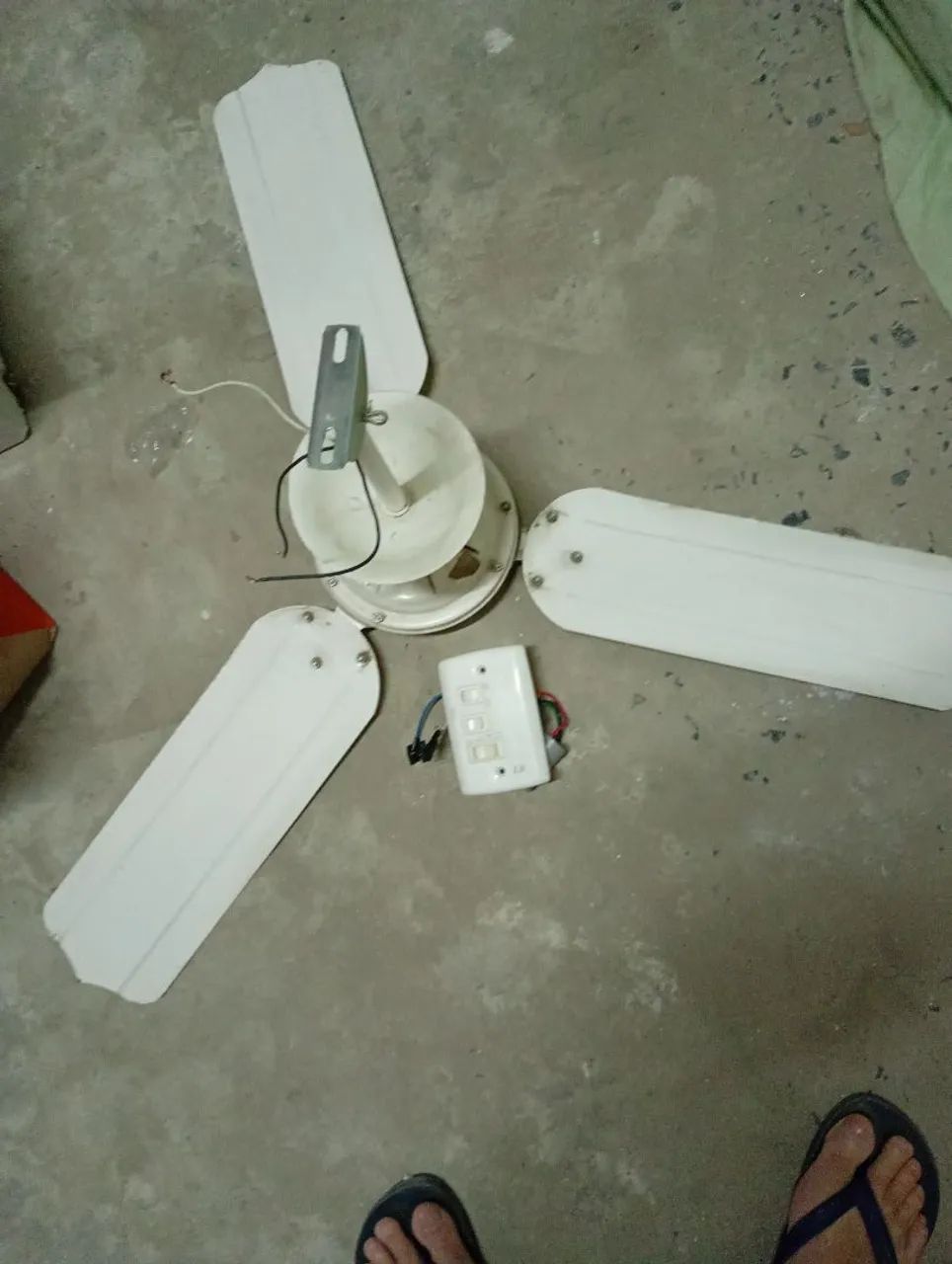 Ventilador de teto . Interruptor grátis 