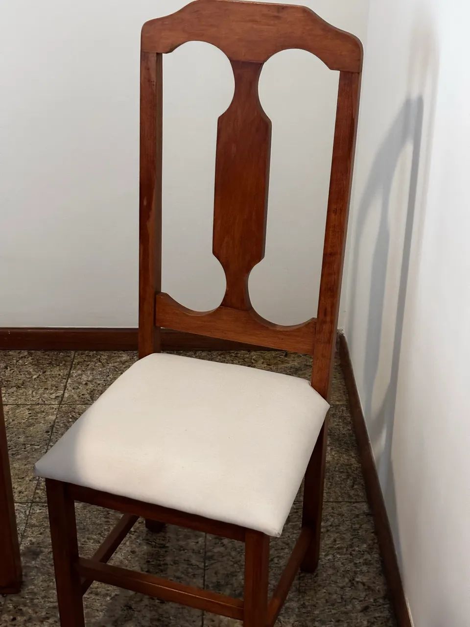 Mesa de jantar perfeita com 4 cadeiras  - Foto 4