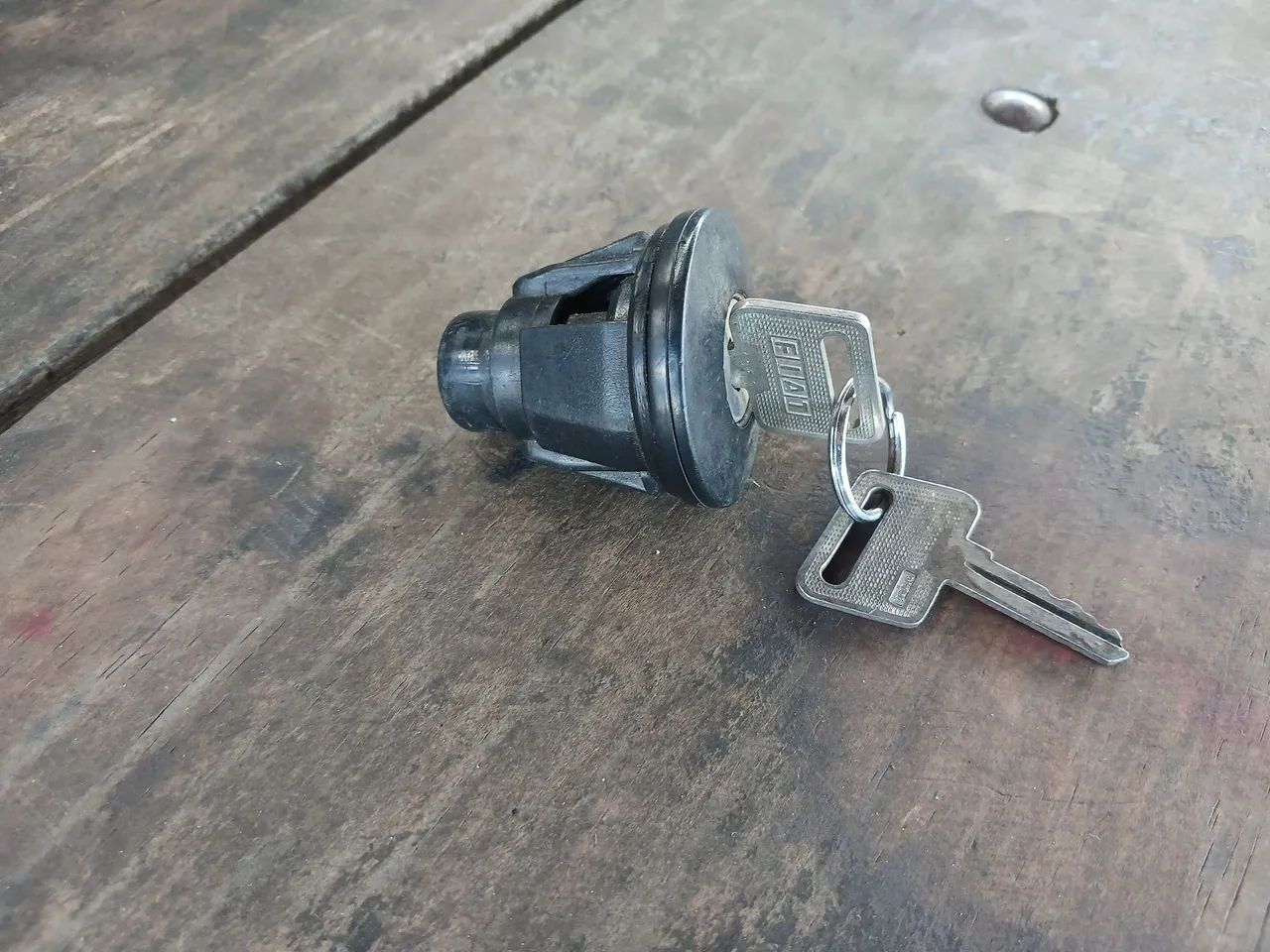 Tampa tanque Fiat uno - Foto 3