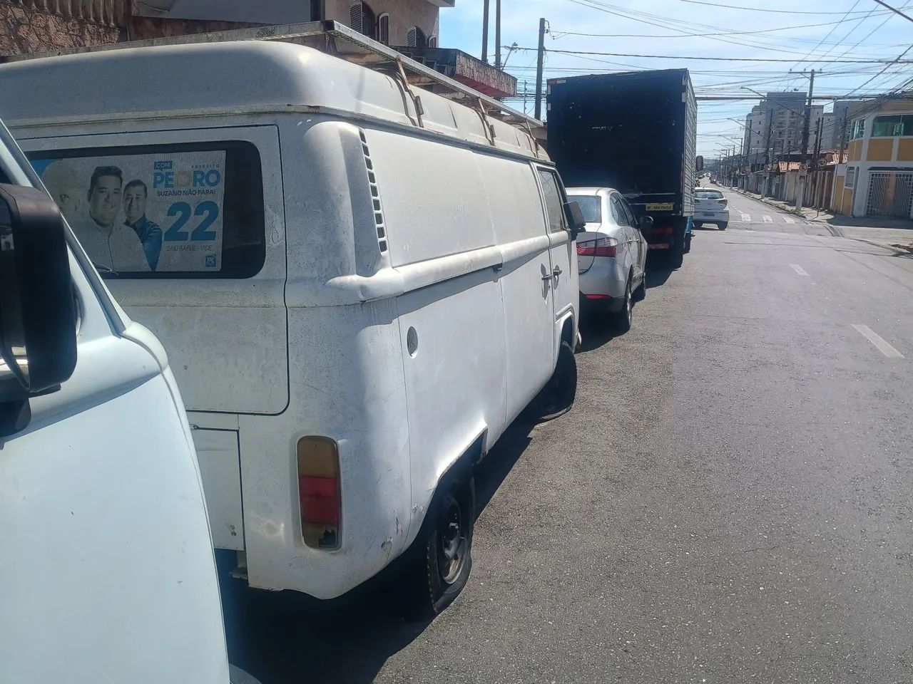 Volkswagen Kombi Furgão (álcool) 2005