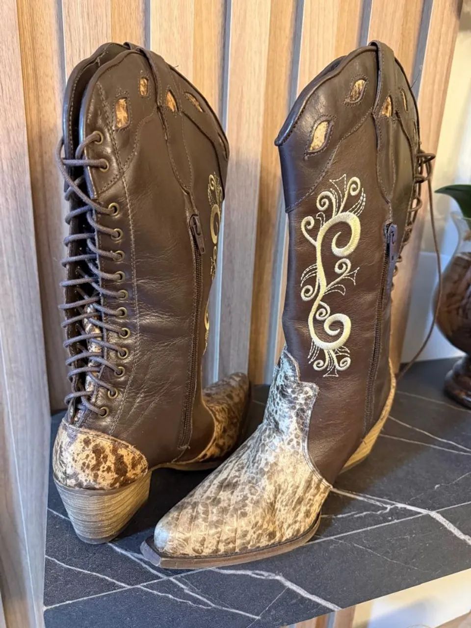 Botas 100% couro original  - Foto 3