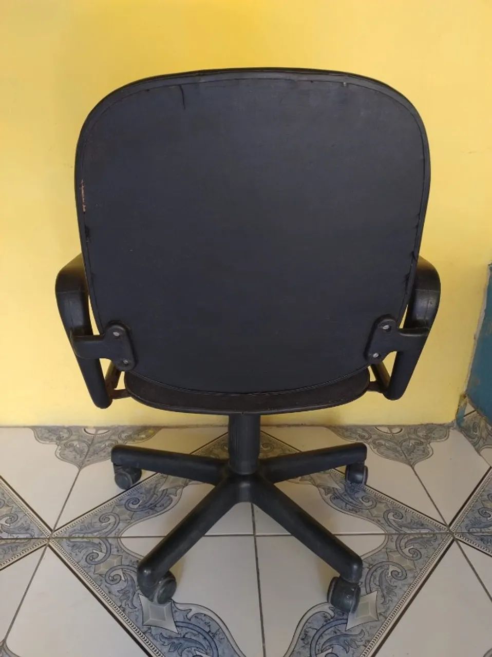 Black Swivel Office Chair with Height Adjustment and Backrest65082344152579123
