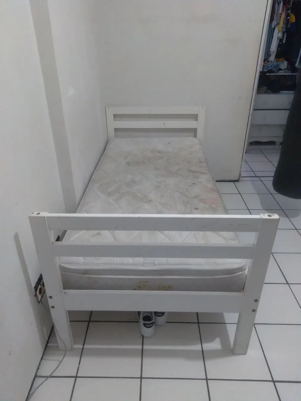 CAMA DE SOLTEIRO COM 2 COLCHÕES MADEIRA MACIÇA  - Foto 4