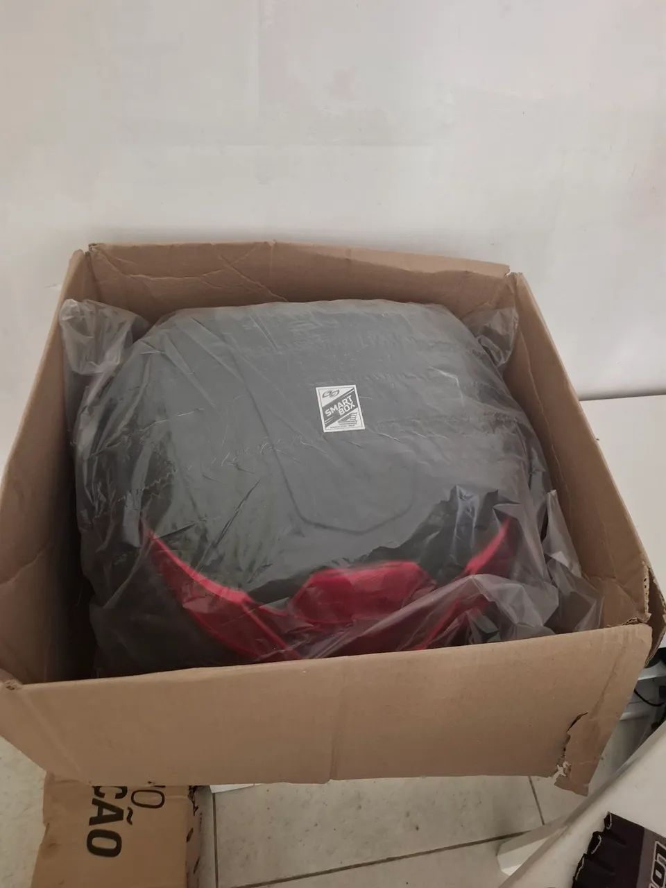 Baú 35 litros com kit fixação 