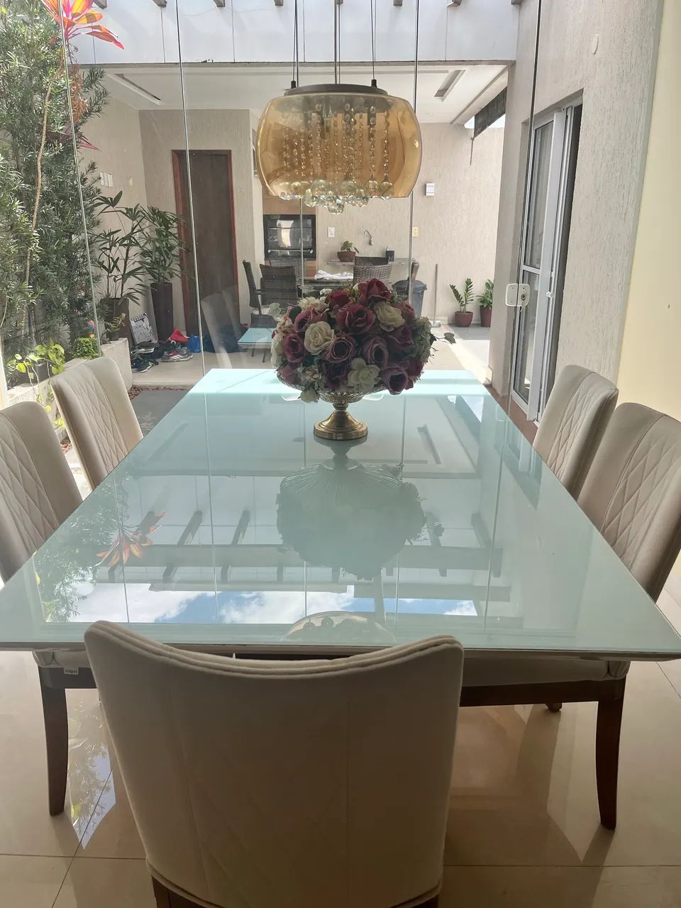 Conjunto Mesa de jantar em madeira de lei e 6 cadeiras - Foto 2