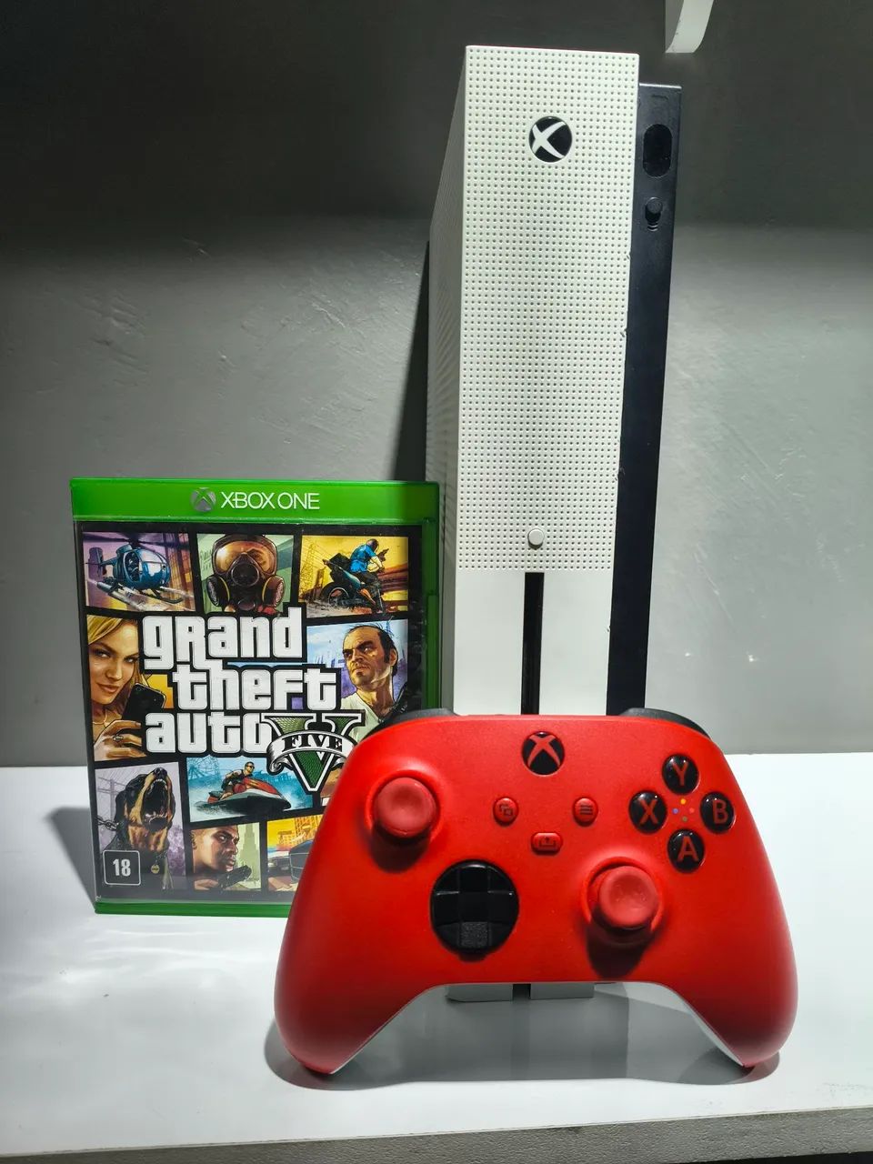 xbox one s com GTA V - Foto 2