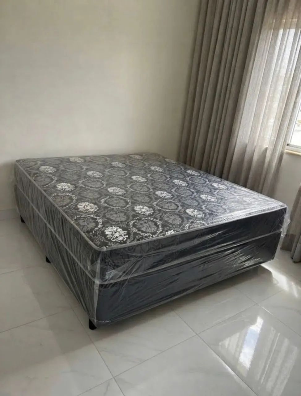 Cama casal molas ensacadas,preço R$799 ,contato *
