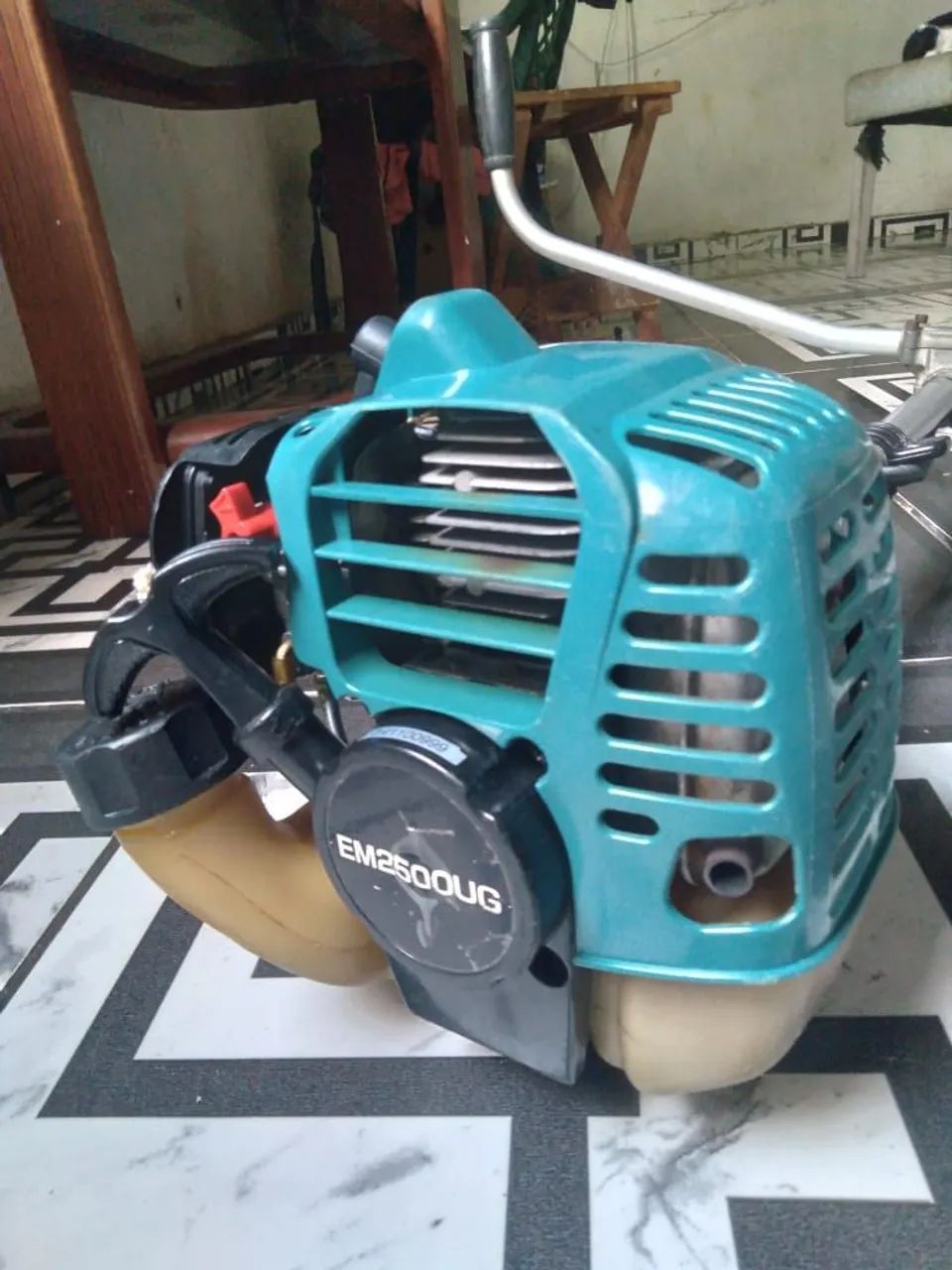 ROÇADEIRA MAKITA MD 2500UG. - Foto 2