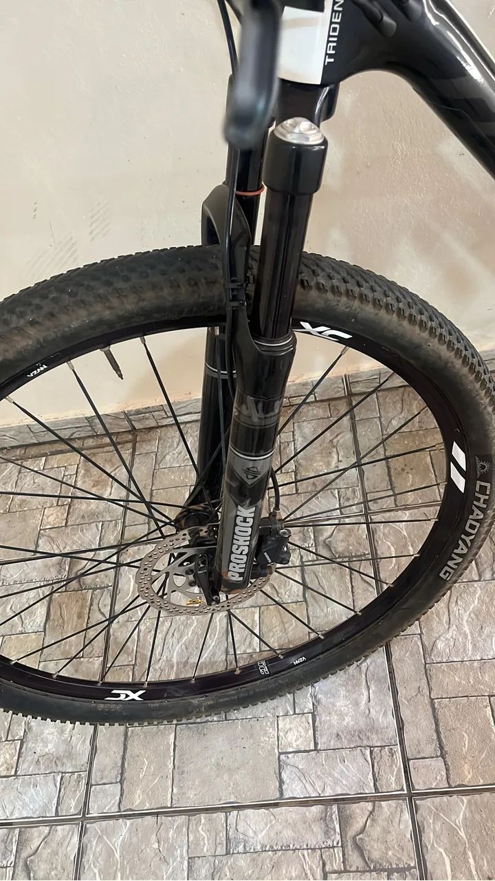 Bicicleta Trust aro 29 (Carbono) - Foto 3
