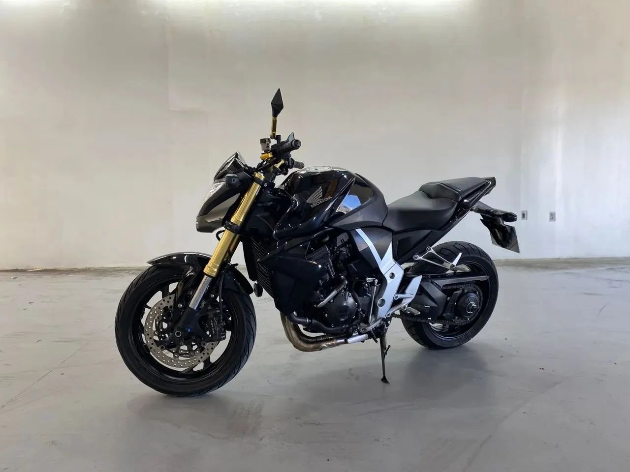 HONDA CB 1000R 18 MIL KM IPVA PAGO AC TROCA  - Foto 3