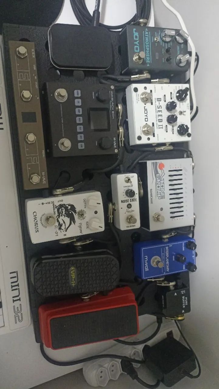 Pedais de guitarra 
