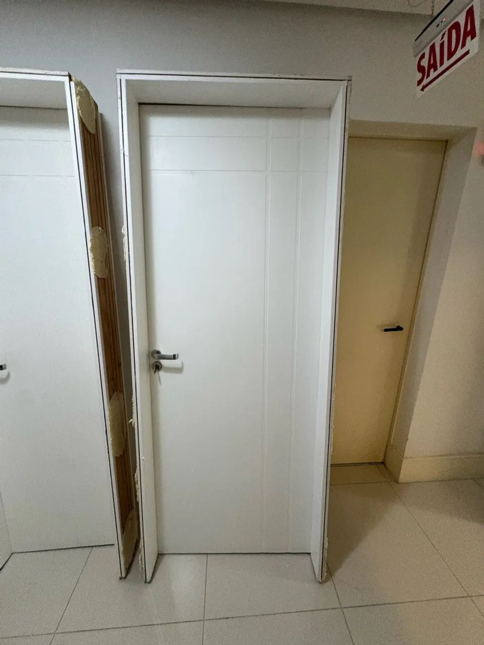 Porta de 80 cm com forra e fechadura 