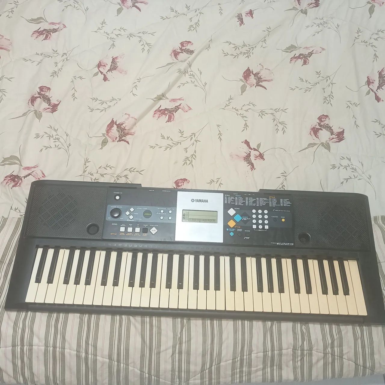 TeclaTeclado Yamaha PSR-E223 Original - Excelente bom e Funcionando Perfeitamente