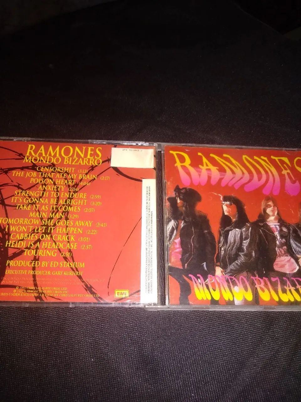 Cd Ramones Mondo Bizarro - Foto 3