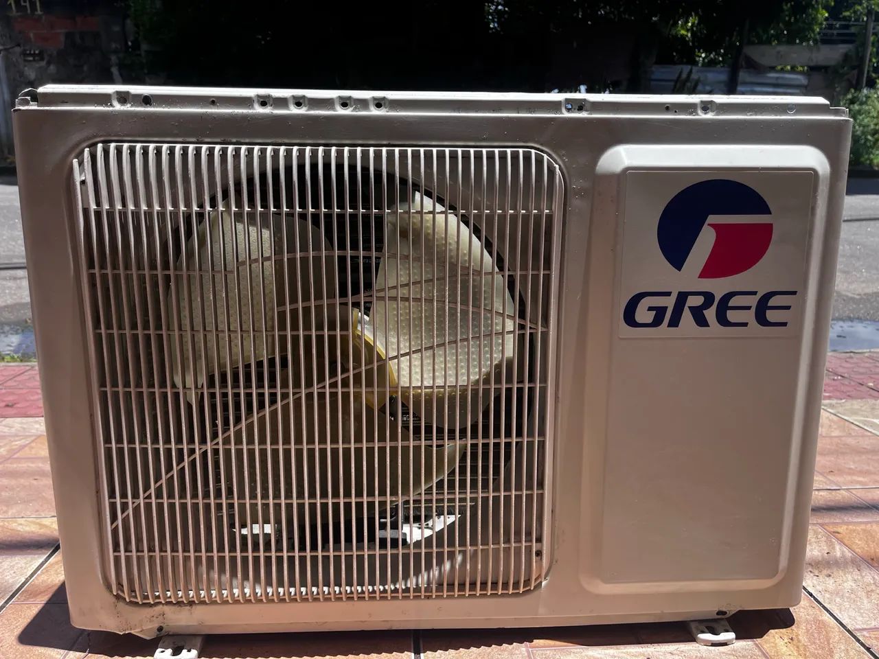 Ar 12 mil BTU semi-novo instalado.