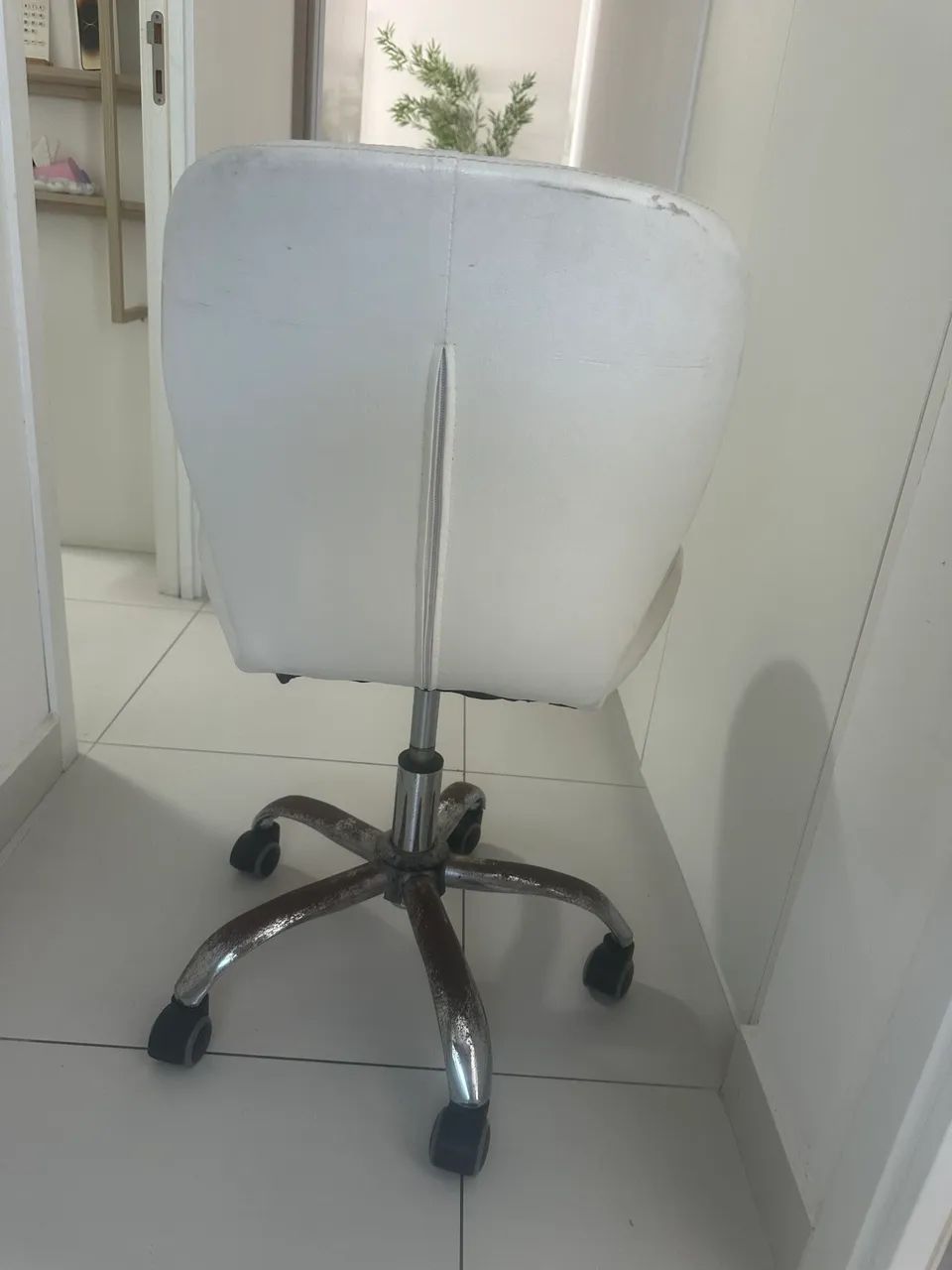 Cadeiras de rodinhas  - Foto 4