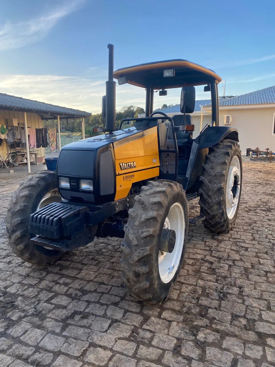 Valtra 700
