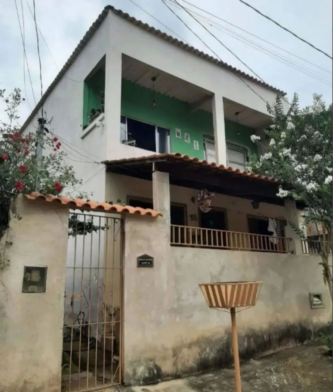  2 casas e 1 kitnet independentes 