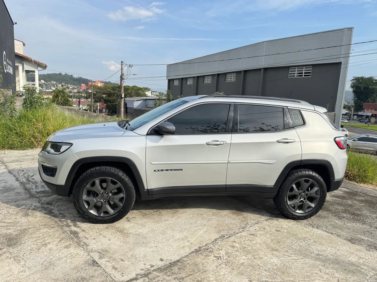 Jeep Compass Longitude 2.0 4X4 Dies. 16V Aut. 2017 - Foto 2