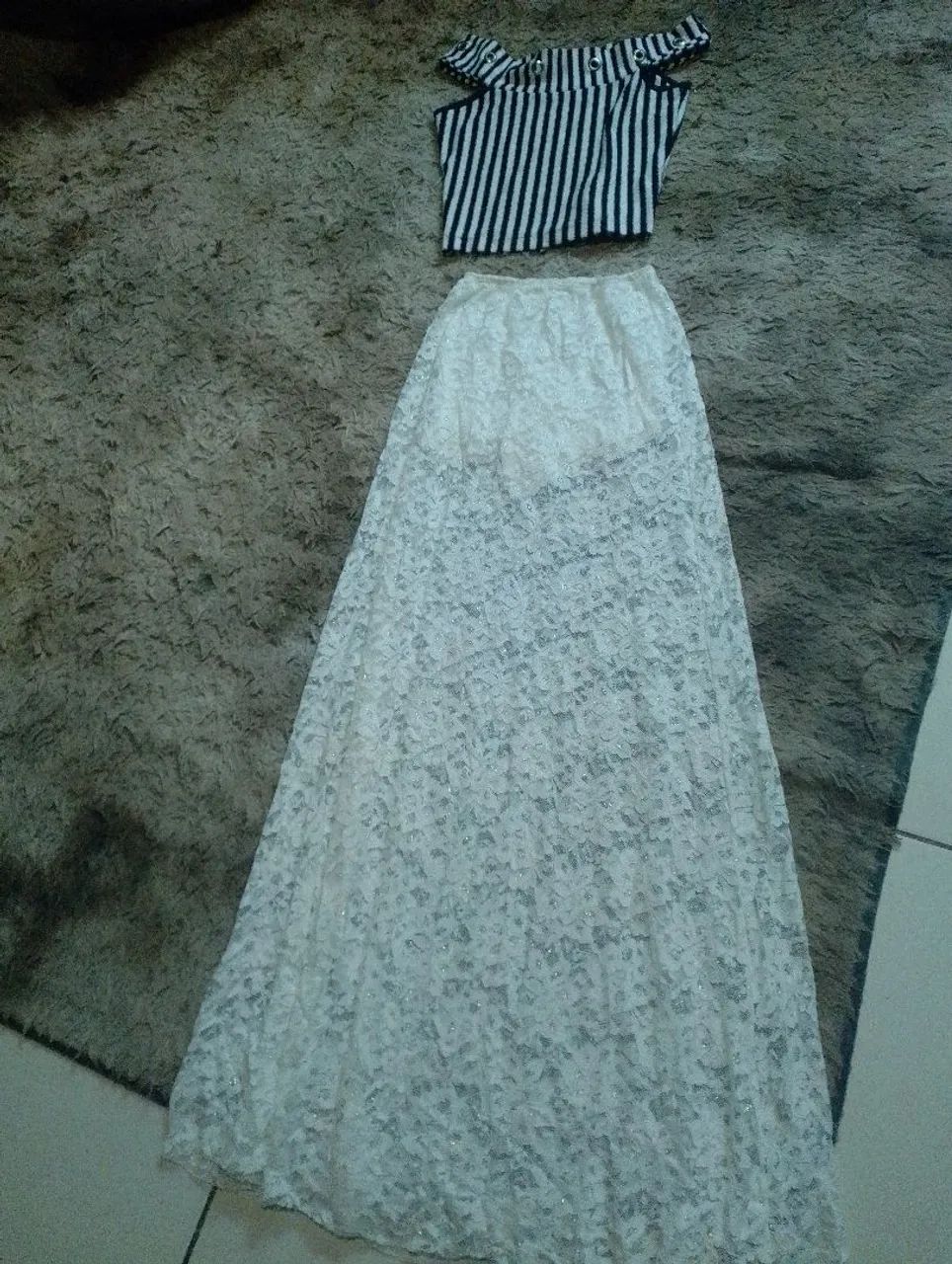 Conjunto de saia e blusa 