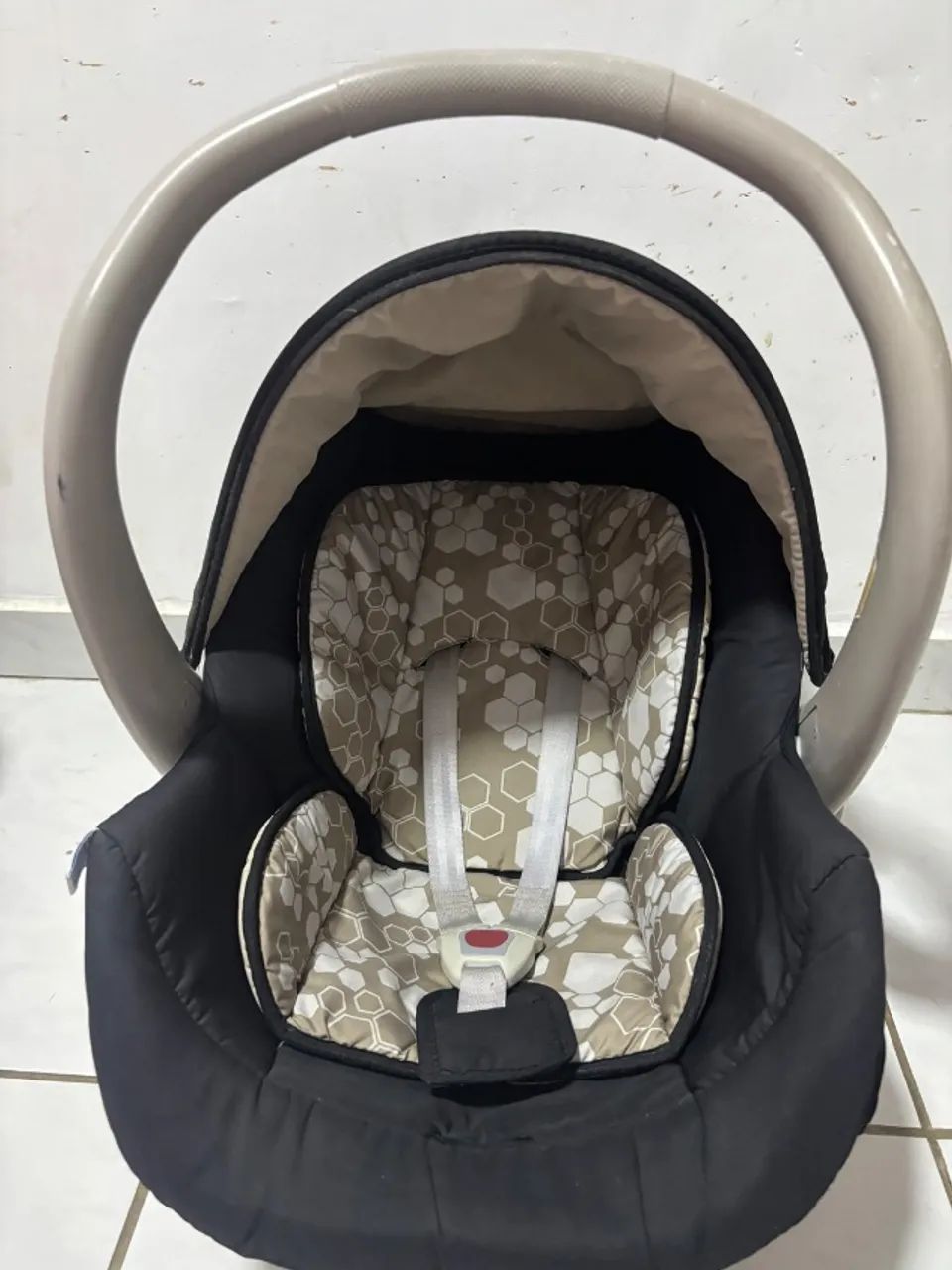 Bebê conforto com base, marca Galzerano, vai com capa com de rosa de brinde  - Foto 2