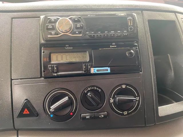 VW 17190 Constellation 2023 Branco  - Foto 5
