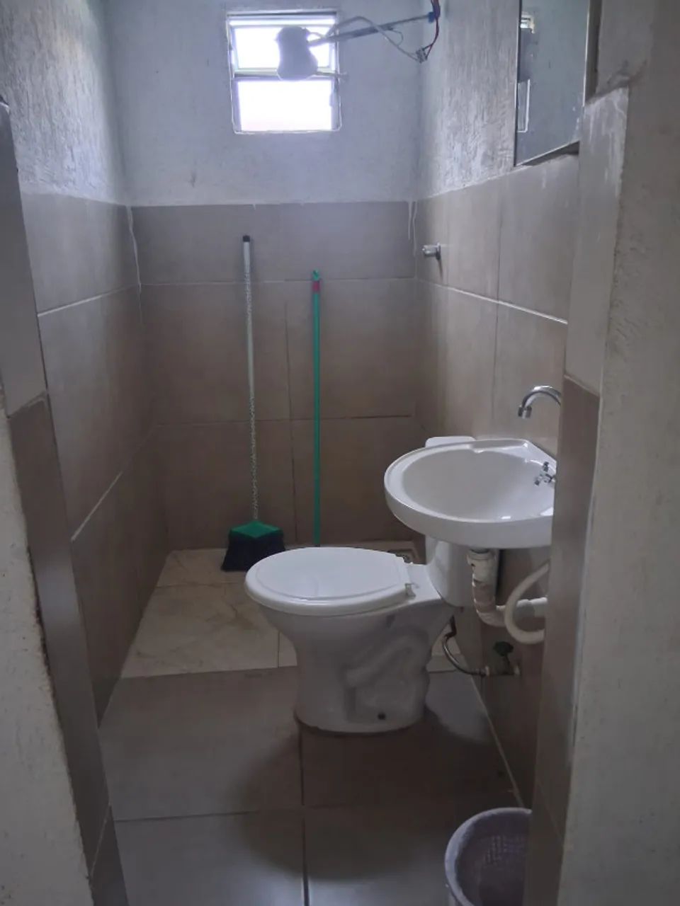 Alugo Quartos com banheiro individual mobiliados - Foto 4
