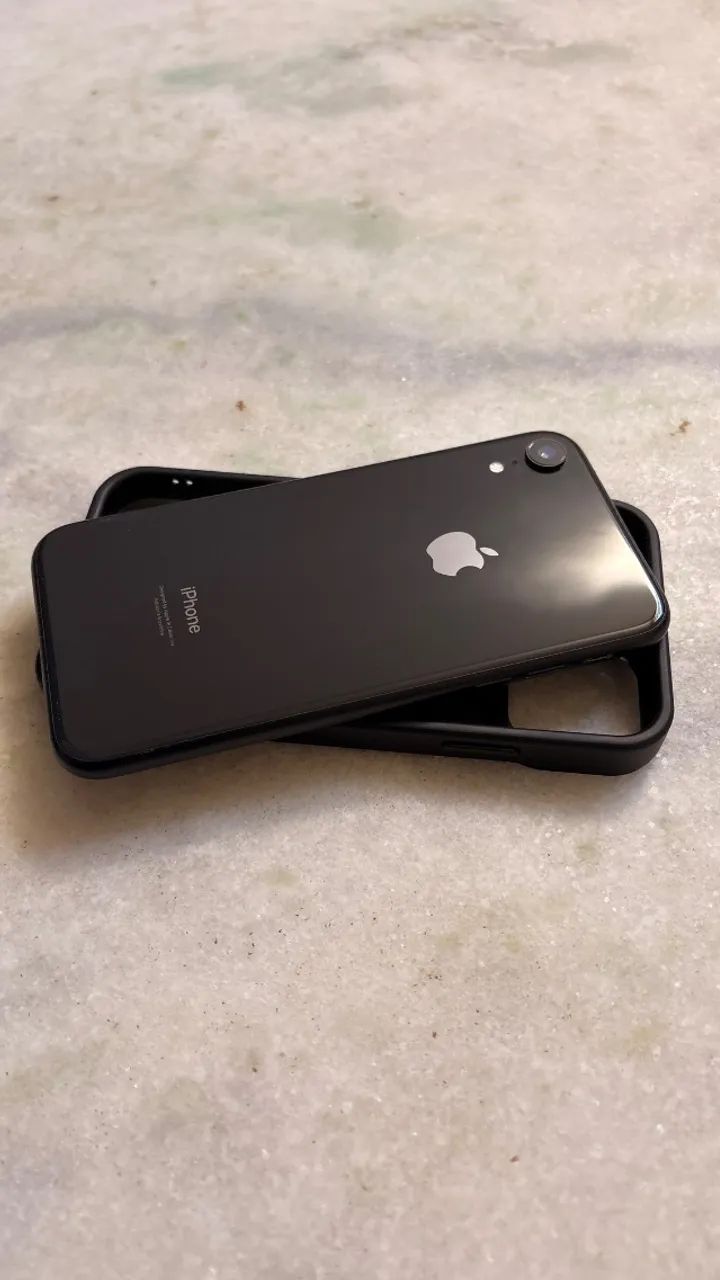 iPhone XR preto 128gb (Em perfeito estado)