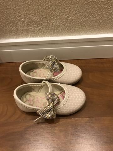 Sapato nude com brilhos no laço!!! - Foto 2