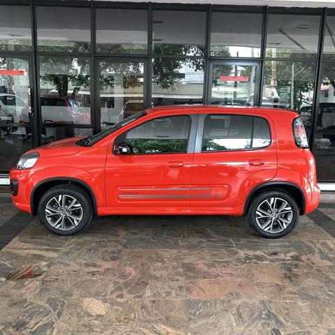 Uno Sporting 2017 com apenas 5.800km