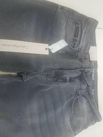 Calça Calvin Klein Jeans (NOVA) - Foto 2