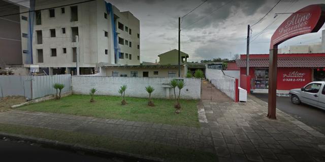 Terreno com 3 casas alugadas - Cidade Jardim - SJP