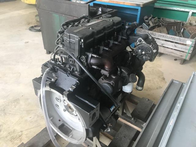 Motor diesel 170 HP Cummins ISBe4 usado - Foto 3