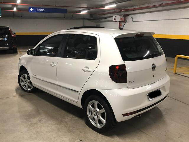 Volkswagen Fox 1.6 Highline Flex Manual - Teto Solar - 2014 - Foto 4